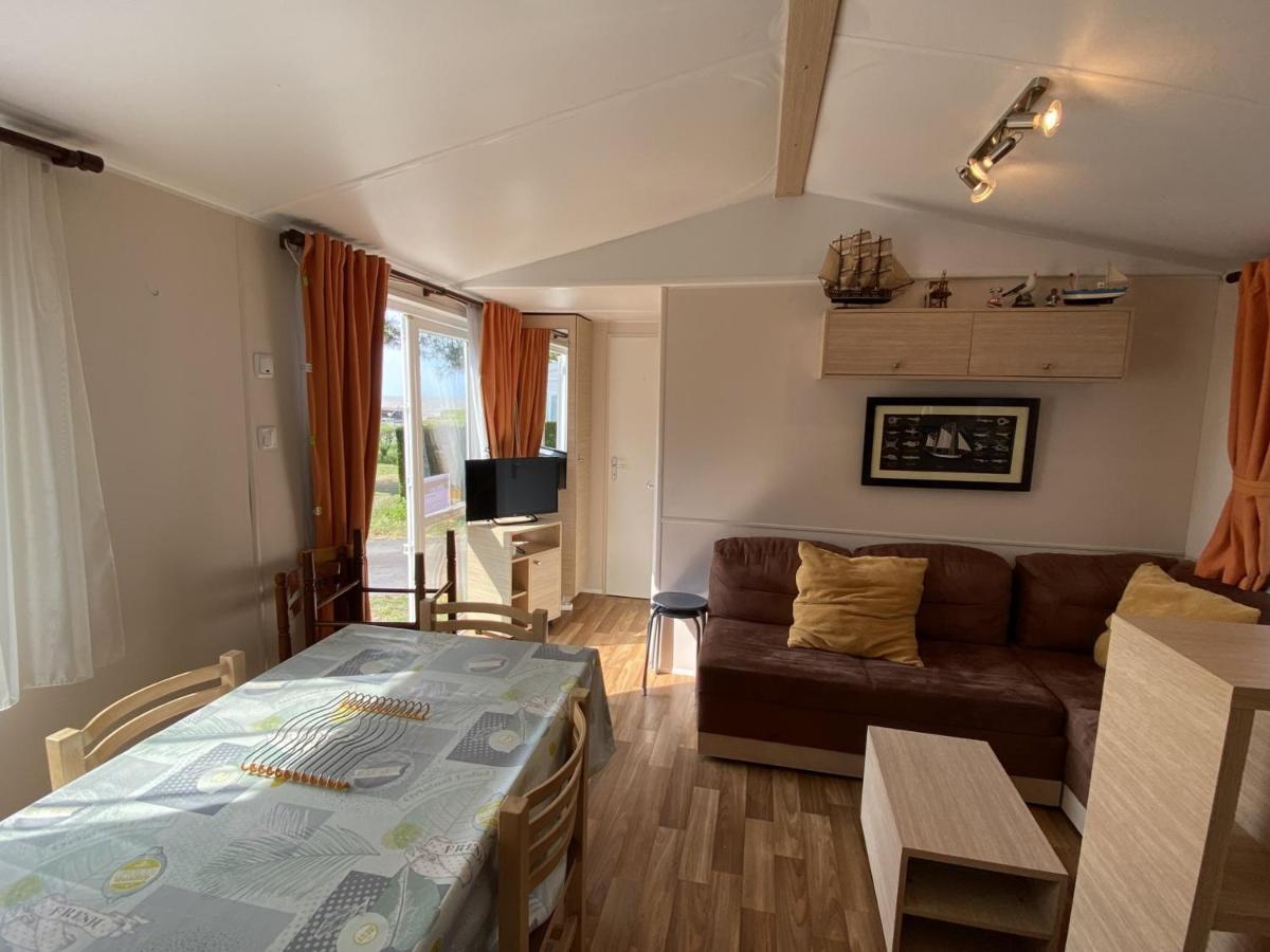 Mobil-Home A Fouras : Proche Plage, 2 Chambres, Tv, Plancha, Parking, Ideal Famille - Fr-1-709-58 Εξωτερικό φωτογραφία